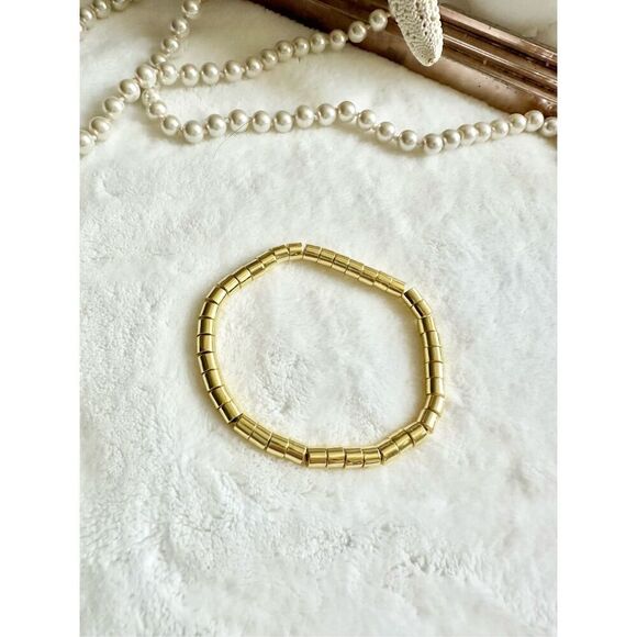 Nordstrom‘s 14 karat gold beaded stretch bracelet ￼ - Picture 1 of 6